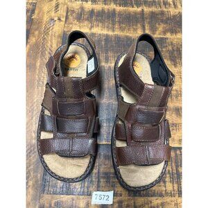 Earth spirit size 12 mens Willie fishman sandals. Adjustable straps cushioned fo